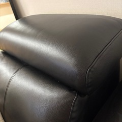 美品 ヤマダオリジナル 電動リクライニングチェア「YES140020BK1P／L50PV3M」 幅96cm 1人掛 本革ブラック 3モーター電動（頭、腰、脚）の画像