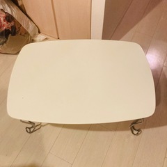 折りたたみテーブル　横70cm縦50cmの画像