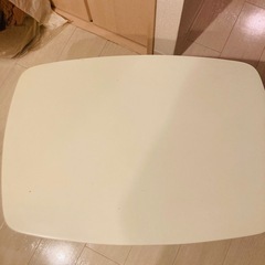 折りたたみテーブル　横70cm縦50cmの画像