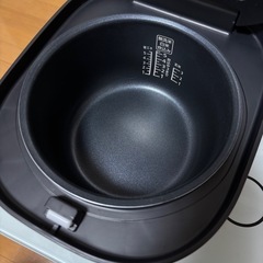 【山善】炊飯器 ブラック 5.5合 使用1年  円滑に使用可能の画像