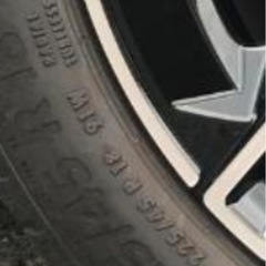 メルセデスベンツB180スタッドレスタイヤの画像