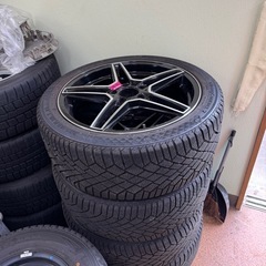 メルセデスベンツB180スタッドレスタイヤの画像