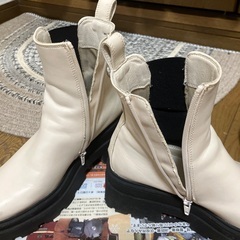 【R&E】トラックソールスクエアサイドゴアブーツ　ベージュの画像