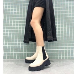 【R&E】トラックソールスクエアサイドゴアブーツ　ベージュの画像