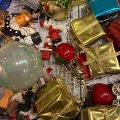 クリスマスツリーオーナメント50個以上ありの画像