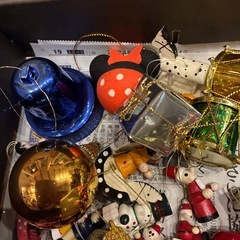 クリスマスツリーオーナメント50個以上ありの画像