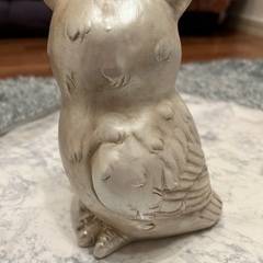 【縁起物】上品なホワイトゴールドのフクロウの画像