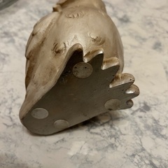 【縁起物】上品なホワイトゴールドのフクロウの画像