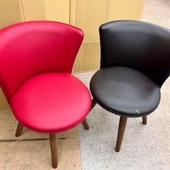 回転ダイニングチェア2脚の画像