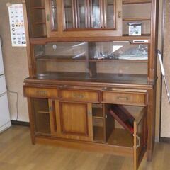 食器棚の画像