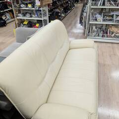 ジモティー割引🏷️【ジャングルジャングル 岸和田和泉インター店】3人ソファ  和泉市 堺市 岸和田市 泉大津市 高石市 泉北郡熊取町の画像