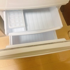 SHARP シャープ　冷蔵庫　ノンフロン冷凍冷蔵庫　ホワイト　白　しろ　一人暮らし用　137lの画像