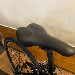 年末セール！防犯登録無料！ライト付き　クロスバイク　6段　700cの画像