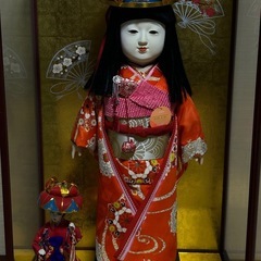 昭和レトロ　ガラスケース入り和人形.オルゴール付きの画像