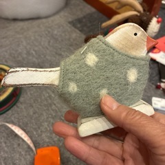 可愛い木製の小鳥置物の画像