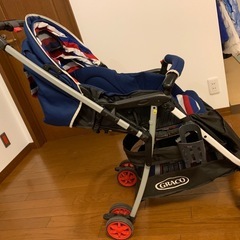 両対面式ベビーカーの画像