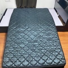 【12/28以降】セミダブルベッドフレームとマットレスの画像