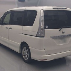 セレナハイブリッドハイウェイスターの画像