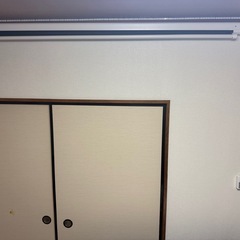 プロジェクタースクリーン 美品 リモコン付きの画像