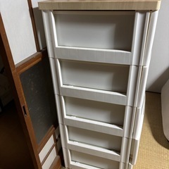 プラスチックタンスの画像