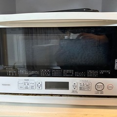 食器棚、電子レンジ、空気清浄機、スチーマーの画像