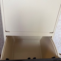 3段ダストボックスの画像