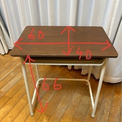 学校の机の画像