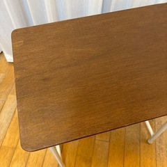 学校の机の画像