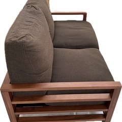 木製フレームがおしゃれ◎ 2人掛けソファー｜使用感少なめの画像