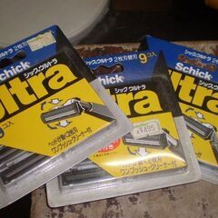 シック ウルトラ2枚刃 替刃(9枚入) 3個と開封済み4個使用欠品とFX ハイパーグリップなどの画像
