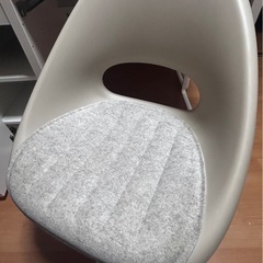 机と椅子
の画像