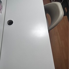 机と椅子
の画像