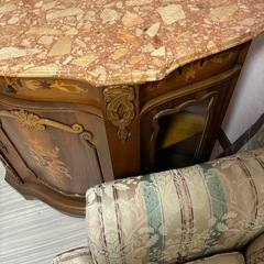 取り引き中。大理石。アンティーク飾り棚。の画像