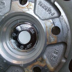 スタッドレスタイヤ１６インチ、アルミホィール付きの画像