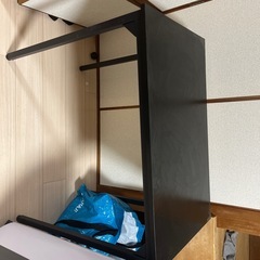 パソコンテーブルの画像