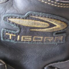  ★TIGORA   大人軟式用キャッチャーミット  右投げ  TR-8BG0139   美品の画像