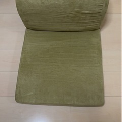 床に置くソファーの画像