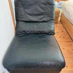 黒　肘掛付ソファ2脚+肘掛無ソファ2脚セットの画像