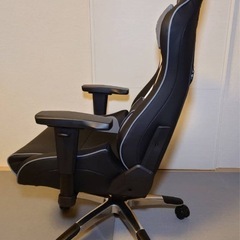 AK RACING ゲーミングチェアの画像