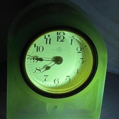 精工舎　アーチ型置き時計　激レア品　ヴィンテージ レトロ　機械式　ぜんまい　ウランガラス　美品　ジャンク品の画像