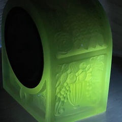 精工舎　アーチ型置き時計　激レア品　ヴィンテージ レトロ　機械式　ぜんまい　ウランガラス　美品　ジャンク品の画像