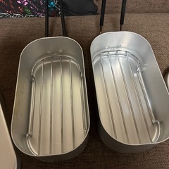 お弁当箱？アルミの入れ物…の画像