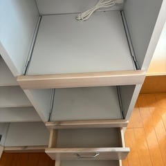 食器棚の画像