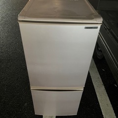 SHARP（シャープ）ノンフロン冷凍冷蔵庫 137L SJ-14R-C配送可能の画像