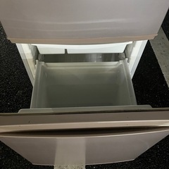 SHARP（シャープ）ノンフロン冷凍冷蔵庫 137L SJ-14R-C配送可能の画像