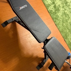 トレーニングベンチとディップスタンドの画像