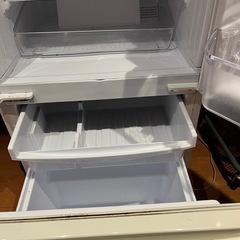 【取りに来てくれる人限定】シャープノンフロン冷凍冷蔵庫SJ-D14C-Wの画像