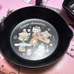 キャラクターズのフライパン型プレートの画像