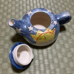 ポット、カップ、ソーサーセットの画像