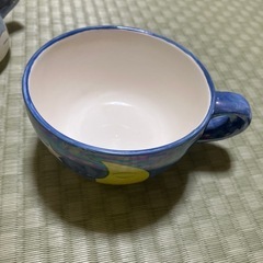 ポット、カップ、ソーサーセットの画像